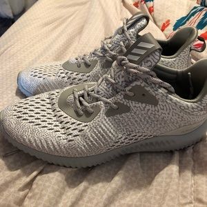 Adidas alpha bounce size 9.5